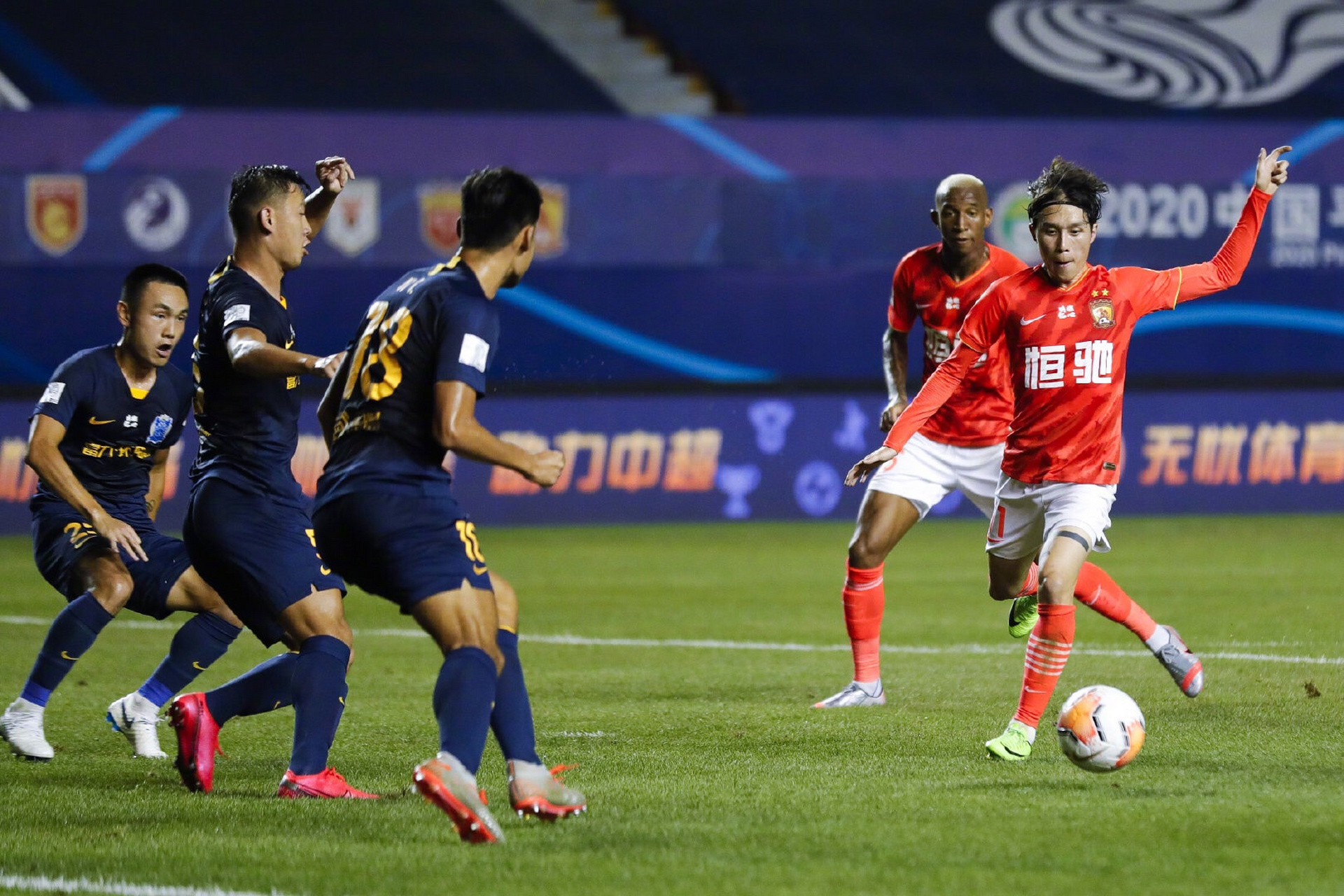 C7娱乐-包含广州恒大迎来广州富力，激情碰撞！的词条