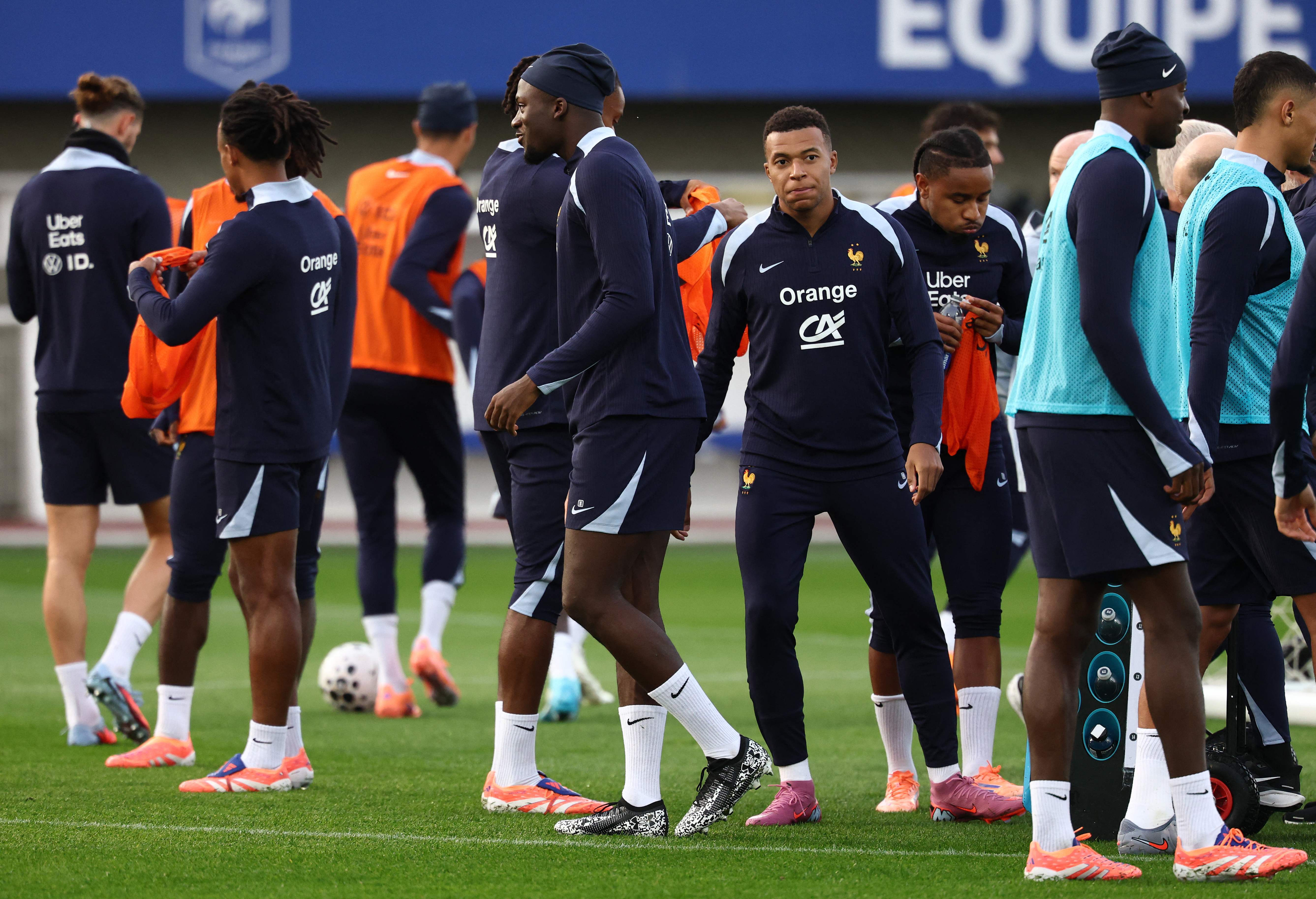 欧洲预选赛进入白热化阶段，各队磨炼实力展现水平的简单介绍