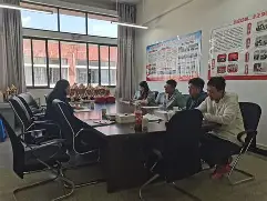 C7娱乐-罗老师指导青年队员，助其在场上发挥出色的简单介绍